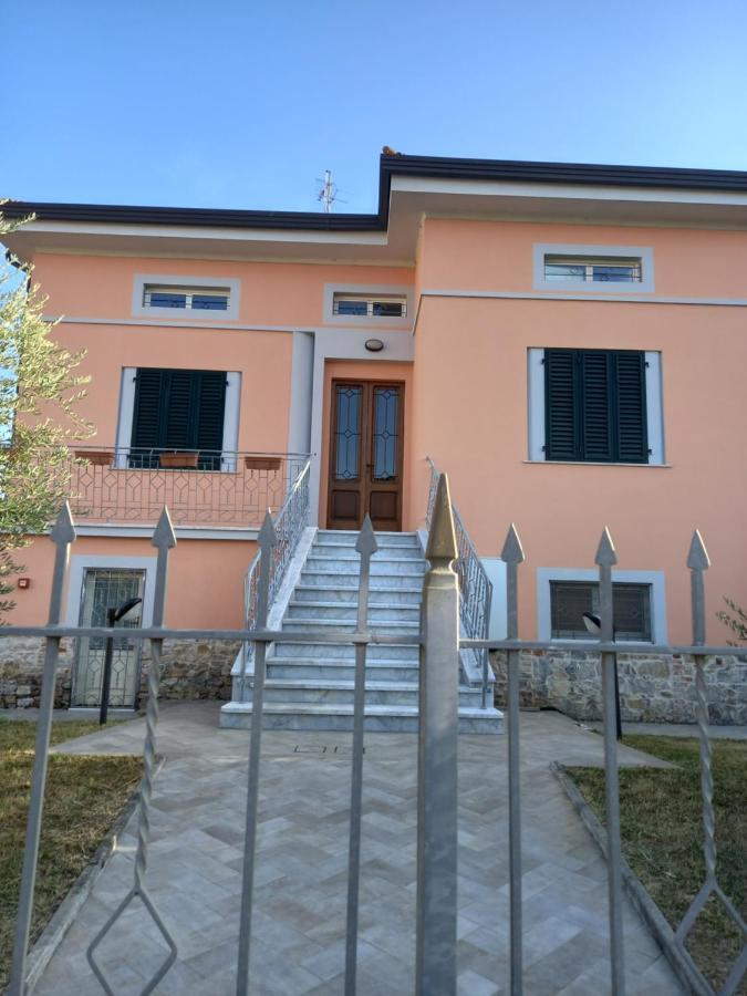 BnB Villa Melany vicino Centro Lucca Exterior foto